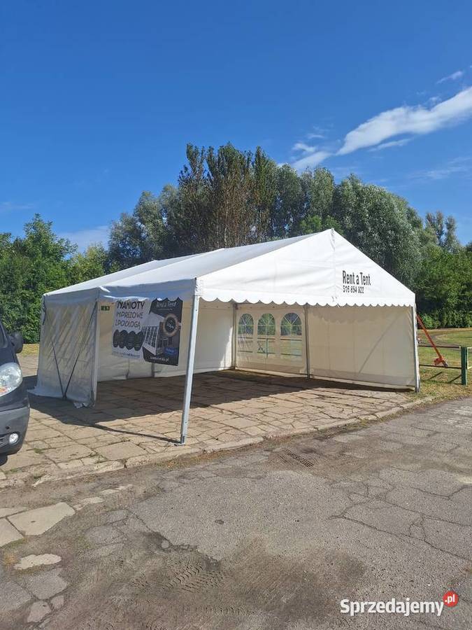 Namioty eventowe na uroczystości Podedwórze