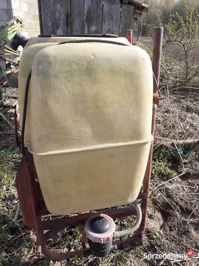 Beczkazbiornik opryskiwacza300l stan nieuszkodzony Lipsko