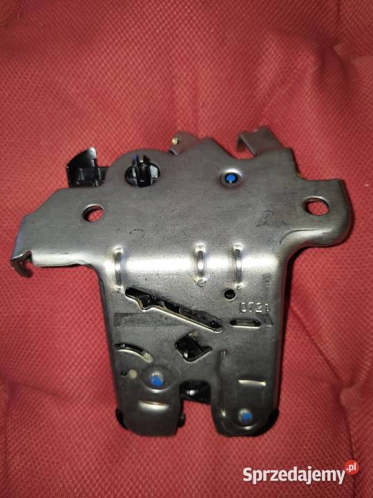 Zamek klapy tylnej Audi A6 OE Murowana Goślina