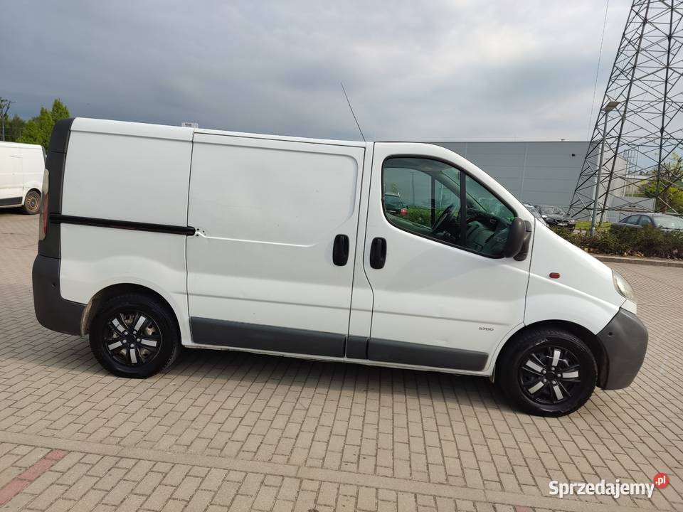 widoczny na foto Opel Vivaro r2003 poj19d org Elbląg