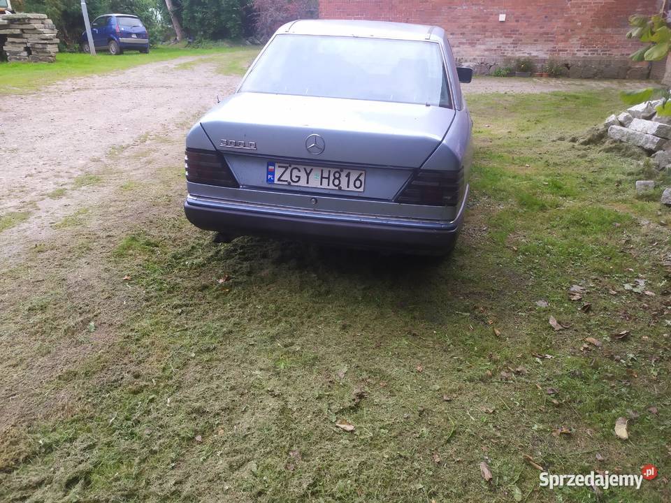 Mercedes W124 300D 2 sztuki Samochody osobowe zachodniopomorskie Nowogard sprzedam