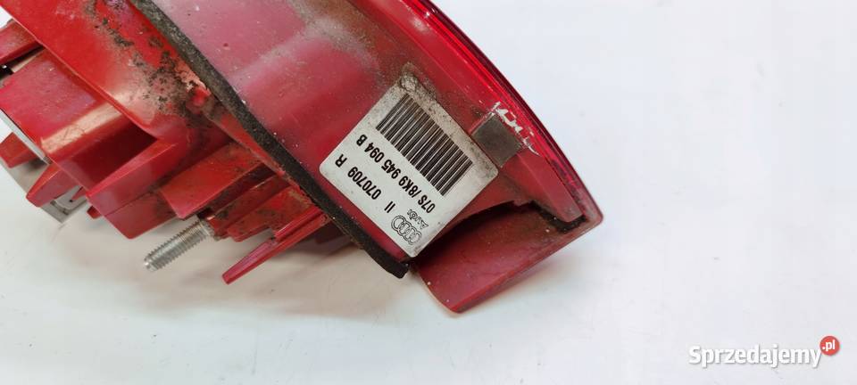 LAMPA PRAWY TYŁ W KLAPĘ AUDI A4 B8 KOMBI LED Przystajń