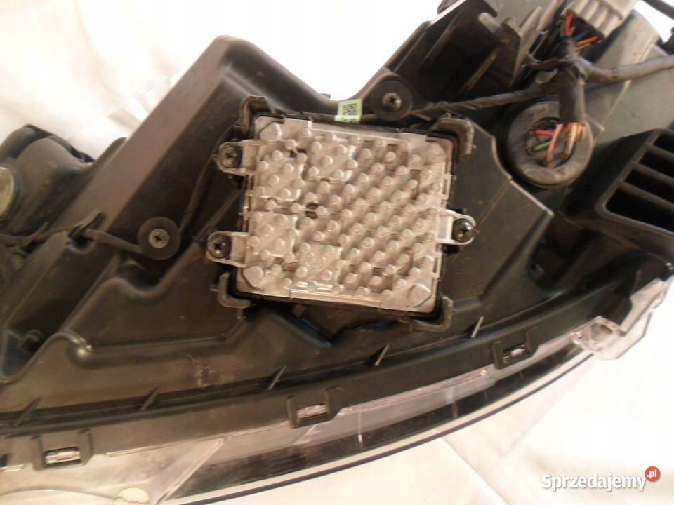 REFLEKTOR PRZÓD STRONA PRAWA MITSUBISHI Lampy przednie Nowy Tomyśl