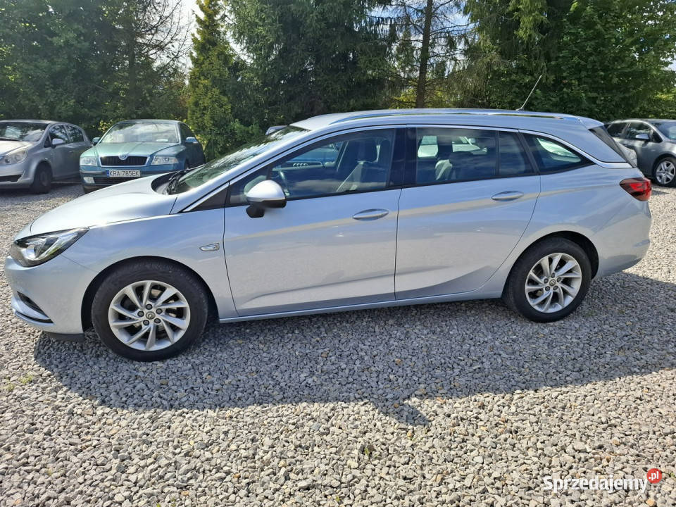 Opel Astra Astra Sports Tourer Zadbana mały Dulowa