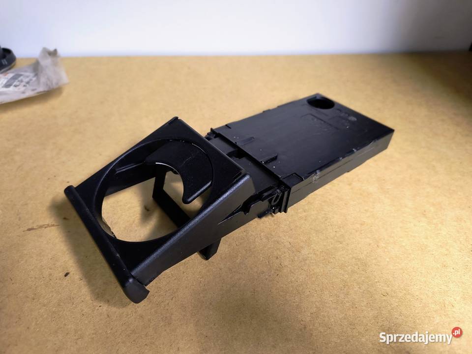 Audi A4 B5 lift 9901 Uchwyt na kubki napoje Domasław