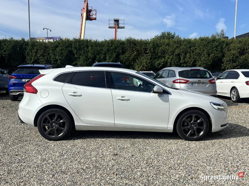 Volvo V40 GWARANCJA światła LED Paniówki sprzedam