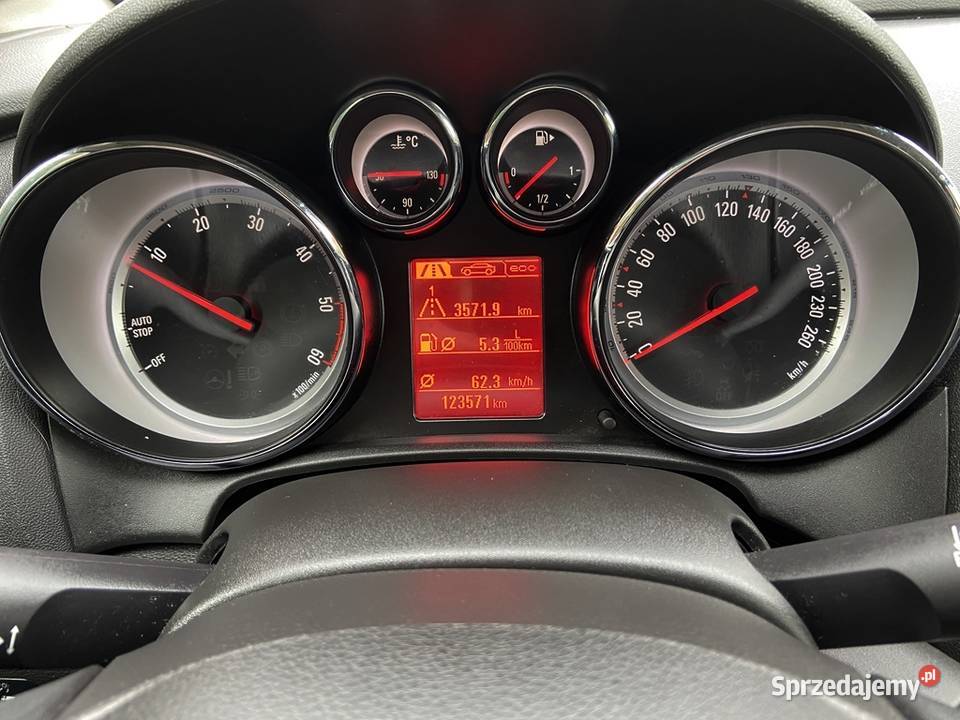 Opel Astra J Lift Bezwypadkowa mały przebieg 1600cm3 mazowieckie