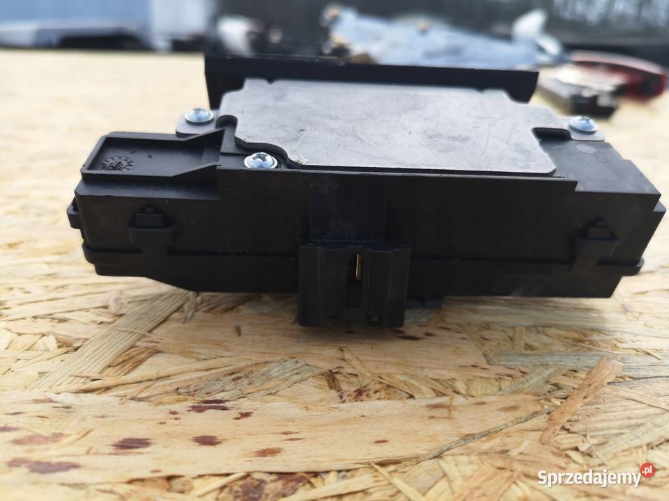 VOLVO V70ZAMEK KLAPY TYŁ TYLNEJ osobowe