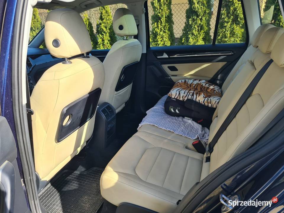 Golf Sportsvan 16TDIZamiana manualna Steklno