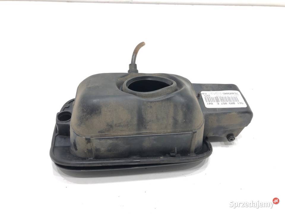 KLAPKA WLEWU PALIWA VW PASSAT B7 561809857E Klapki wlewu paliwa