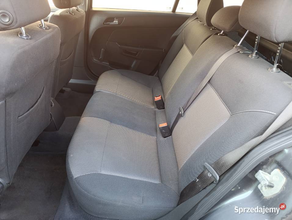 Opel Asra H kombi 2010r 14 benzyna bezwypadkowy manualna