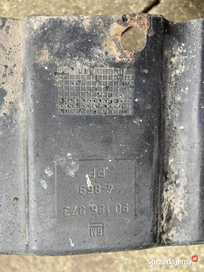 2 Nadkola prawe i lewe opel kadet 87 Cieszyn