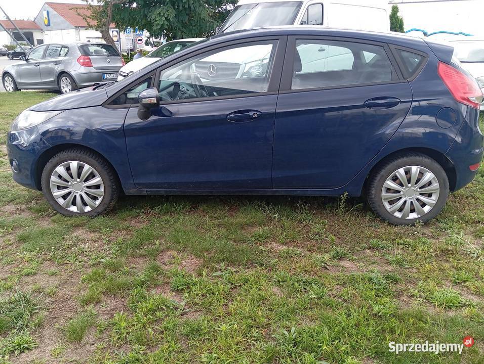 Ford fiesta 1 właściciel niski przebieg bogate bluetooth Oborniki
