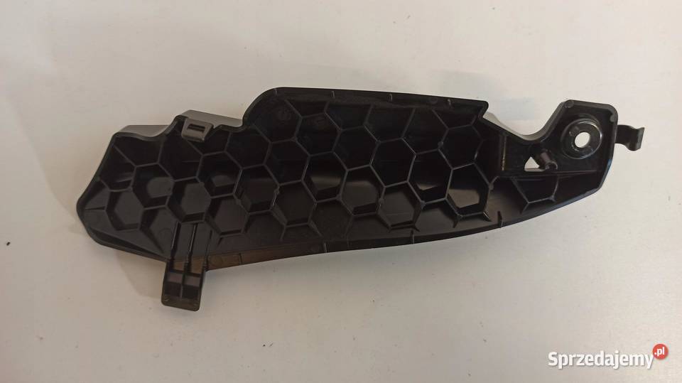 MOCOWANIE WSPORNIK PLASTIK AUDI Q2 81A880756A