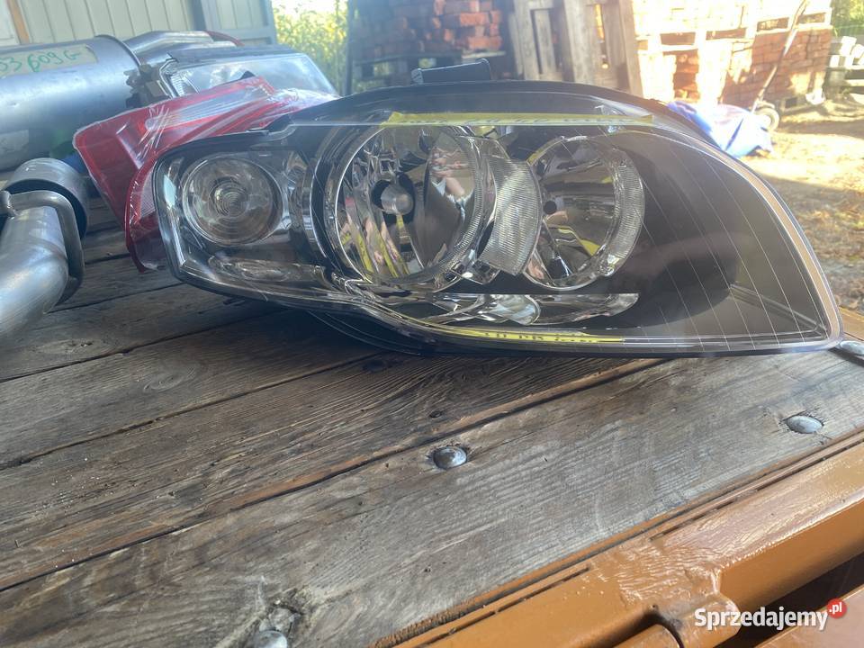 Sprzedam nową przednią prawą lampę do Audi A4 B7