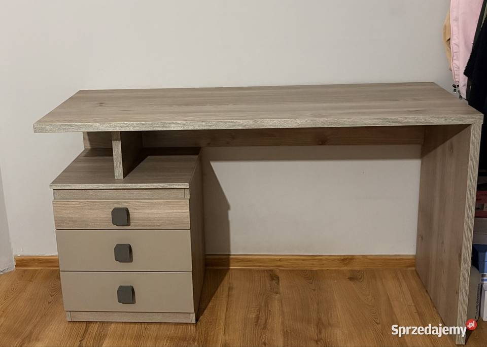 Komplet solidnych mebli Wrocław