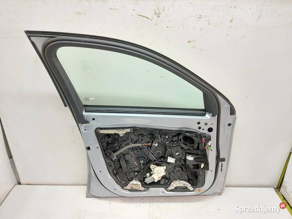 Mercedes W254 GLC 220d DRZWI LEWY PRZÓD srebrny