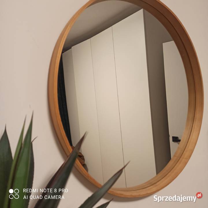 Okrągłe lustro w ramie Mielec