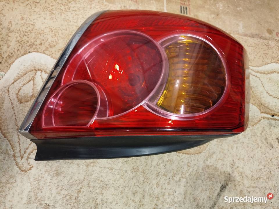 Lampa lewa tył Toyota Avensis T25 hb Sokołów Podlaski