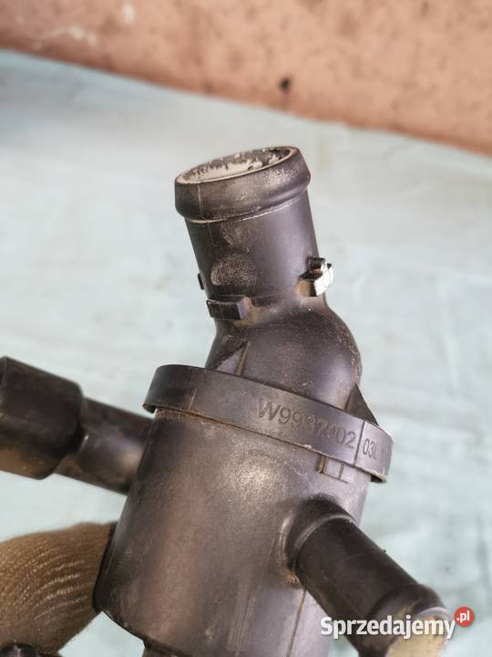 TERMOSTAT 03L121111S AUDI VW SEAT SKODA 16 TDI