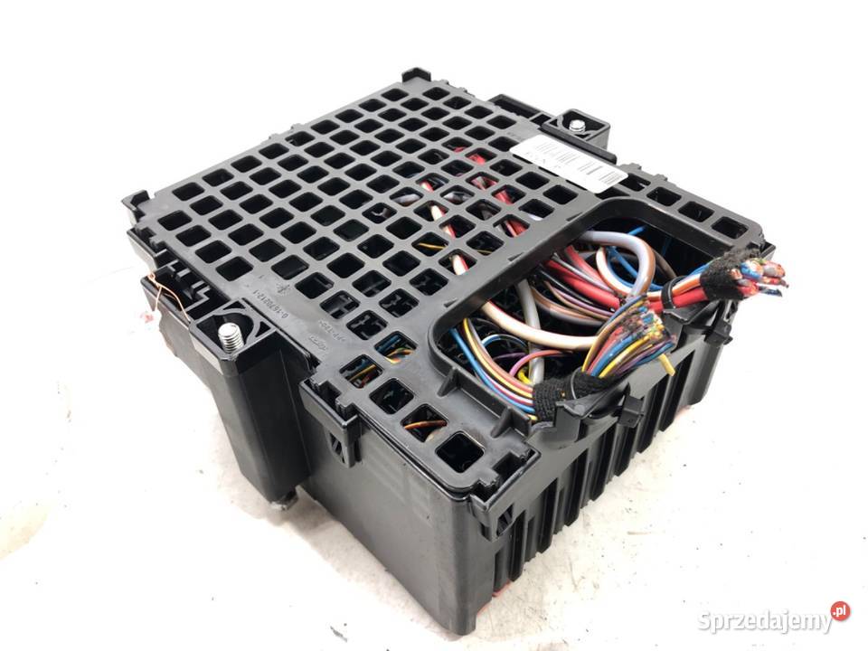 SKRZYNKA BEZPIECZNIKÓW FORD FIESTA MK7 Hatchback osobowe podkarpackie