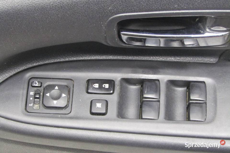 BOCZEK TAPICERKA DRZWI PRAWY PRZÓD PRZEDNI