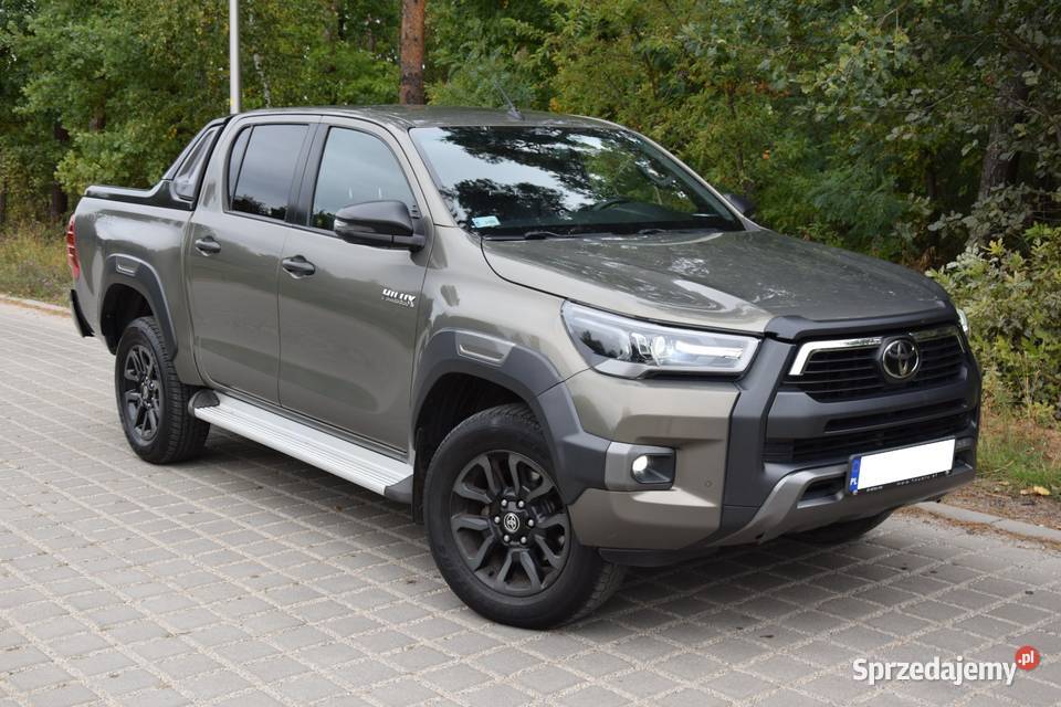 Toyota HILUX INVINCIBLE Salon Bezwypadkowa Rok produkcji 2021 Hilux Zielona Góra