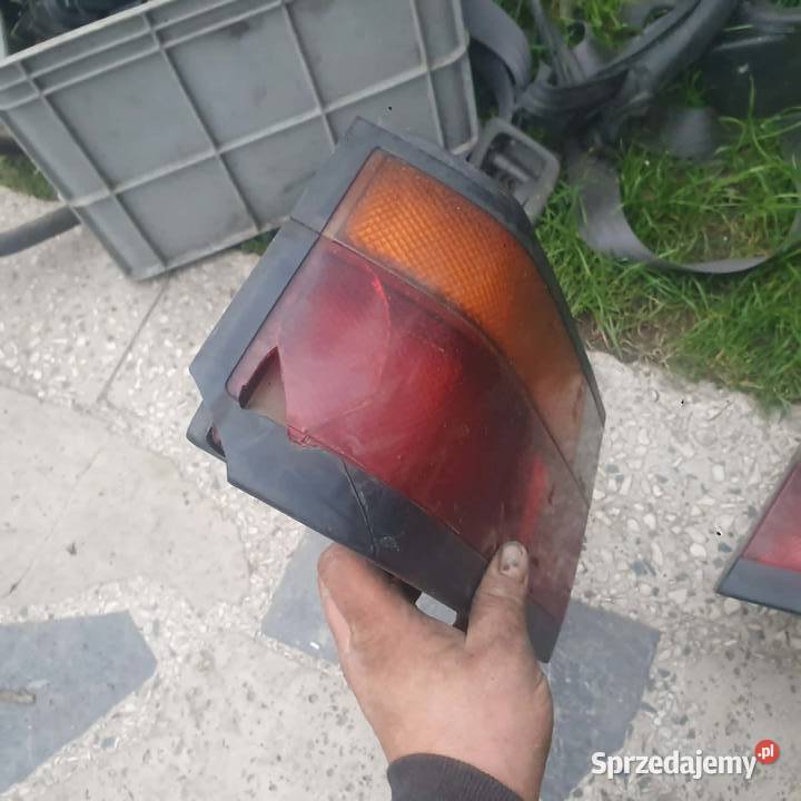 Lampa tylna tył prawa prawy Nissan Sunny N13 Kraków