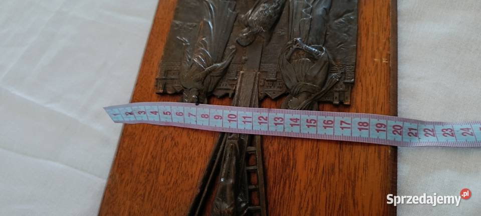Płaskorzeźby na drewnianej podstawie z Tarnów sprzedam
