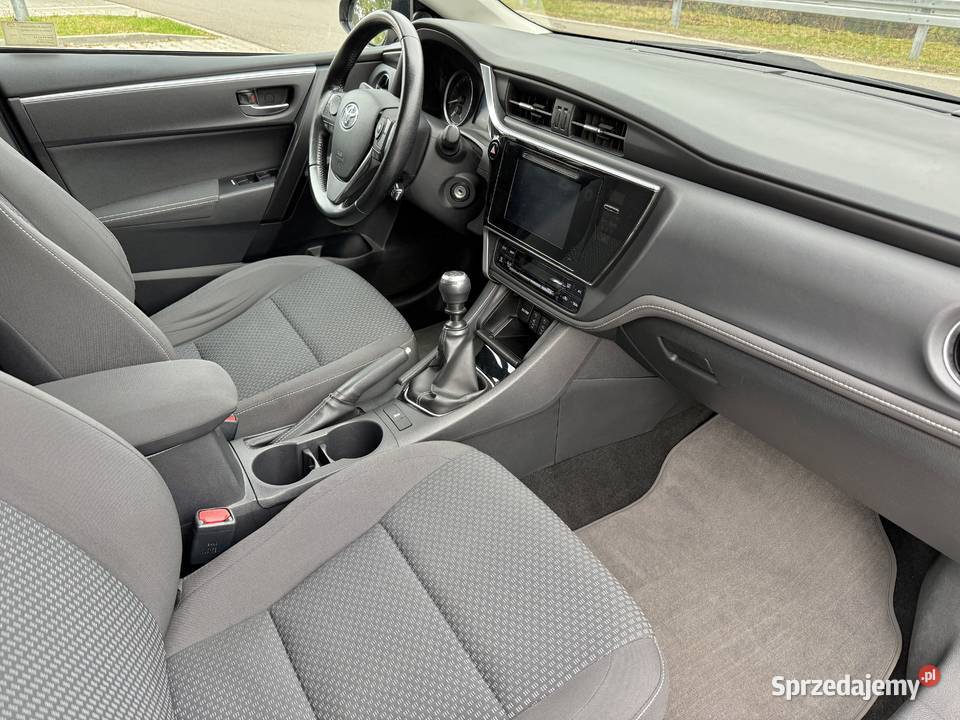 Toyota Corolla E16 lift Salon Polska gniazdo AUX Radzymin
