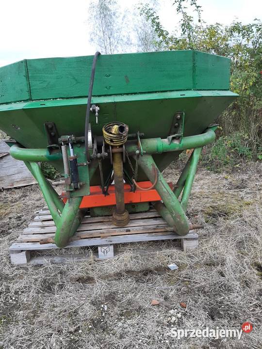 Rozsiewacz nawozu Amazone ZAF 603 na hydraulice Kłodzko