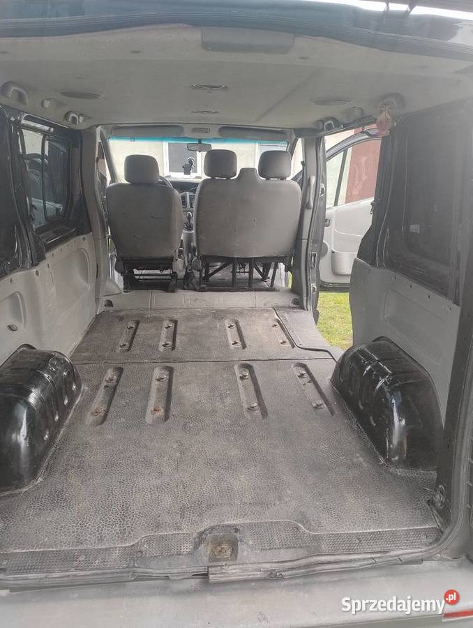 Opel Vivaro 19 dti 9 osobowy klimatyzacja wspomaganie kierownicy Adamówka