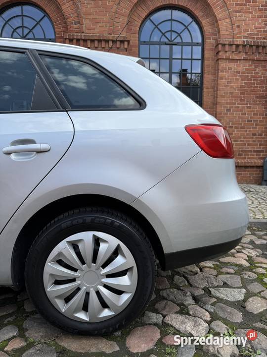 Seat Ibiza IV 2010r 14 MPI Benzyna Klimatyzacja Łódź