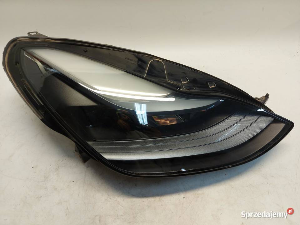 TESLA MODEL Y 2023r Lampa przód LED prawa UK RHD dolnośląskie sprzedam