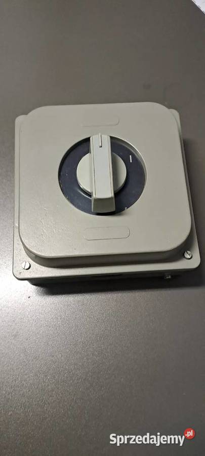 Wyłącznik 63A 01 w obudowie VEB Rochlitz DDR Myślenice