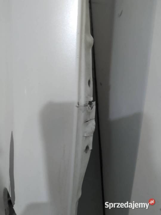 BŁOTNIK PRAWY PRZÓD 799 USZKODZONY MercedesBenz sprzedam