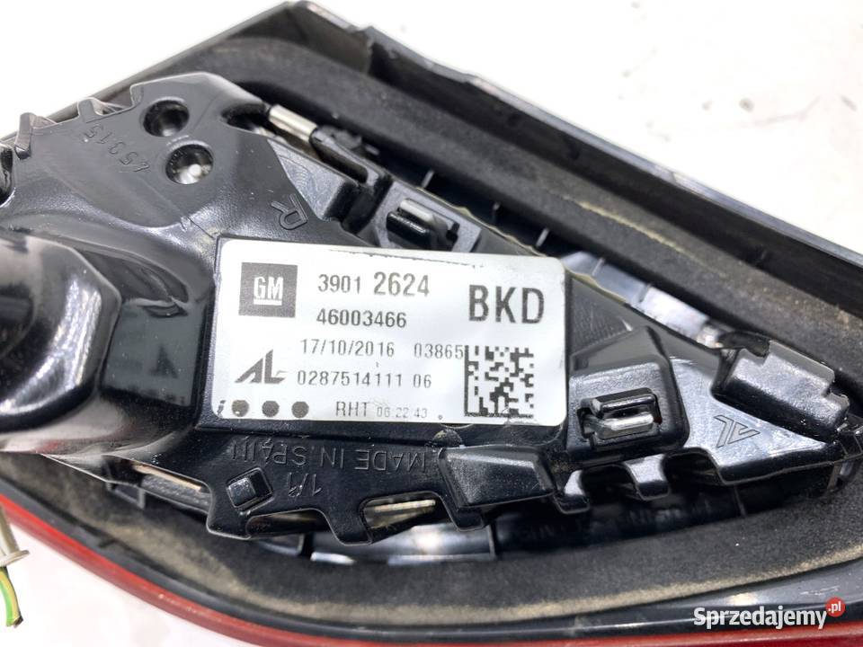 LAMPA TYŁ PRAWA WEWNĘTRZNA OPEL CORSA E 39012624 sprzedam