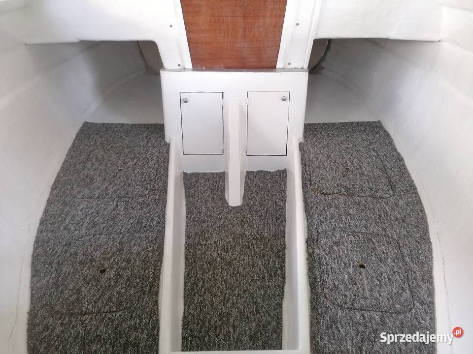 JACHT LEKKI KABINOWY BEZ2 z napędem elektrycznym Krosno