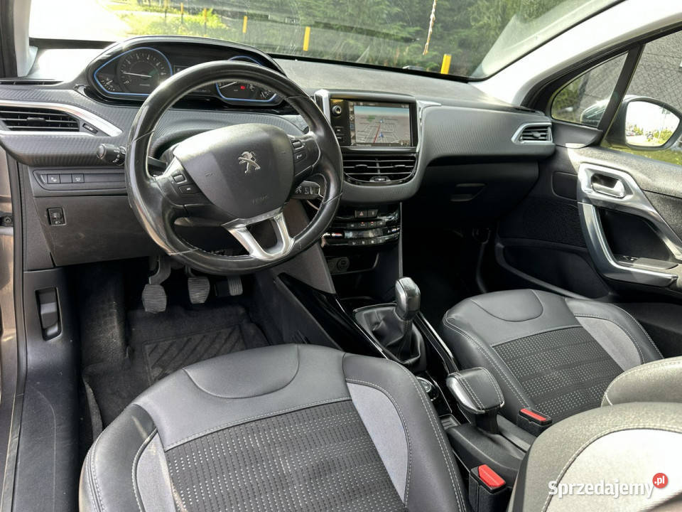 Peugeot 2008 Benzyna tempomat nawigacja tempomat sprzedam