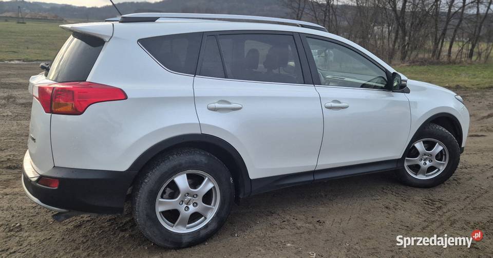 Toyota RAV4 biała perła