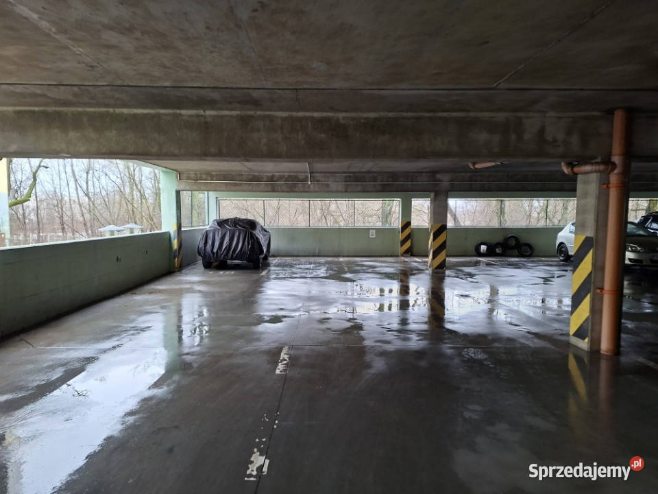 Syndyk sprzeda udział 3000014040000 i udział Warszawa