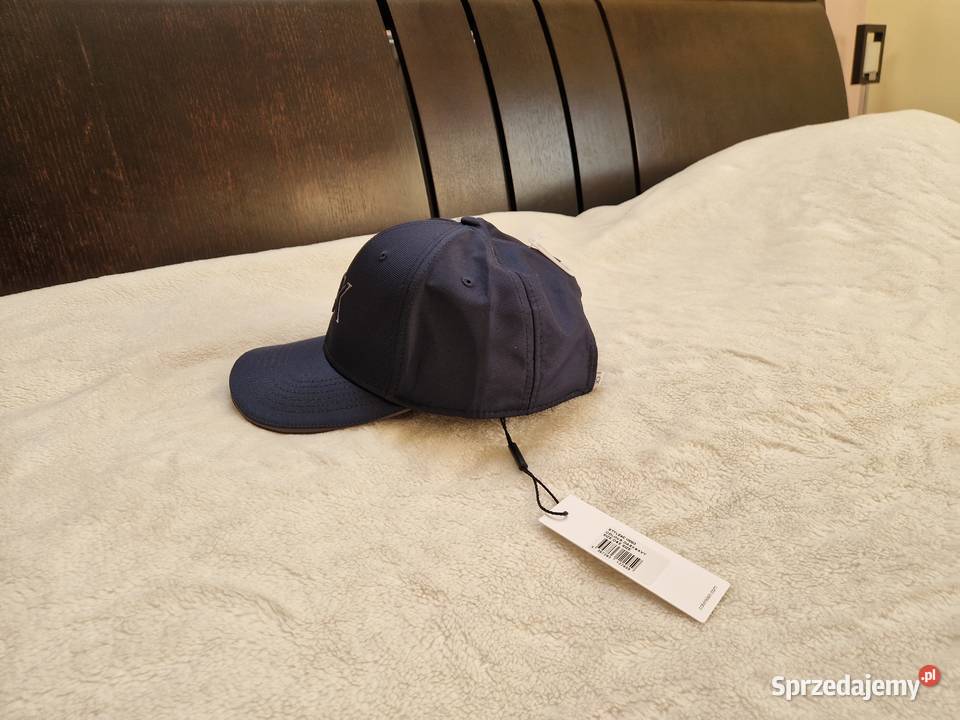 Nowa granatowa czapka z daszkiem Calvin Klein z Bibice