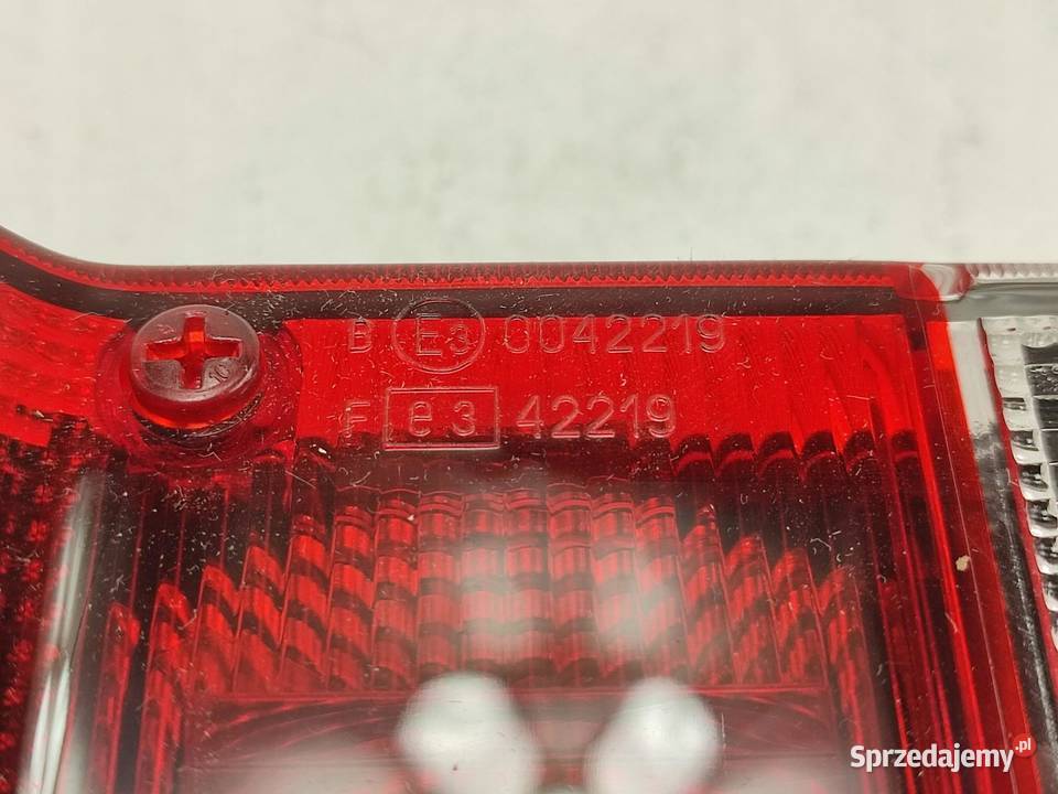 LAMPA PRAWY TYŁ LANCIA Y10 19851996 NOWA MAGNETI