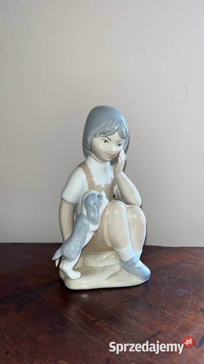 Figurka dziewczyki z pieskiem Sygnatura wycisk w Porcelana i szkło Gdańsk sprzedam