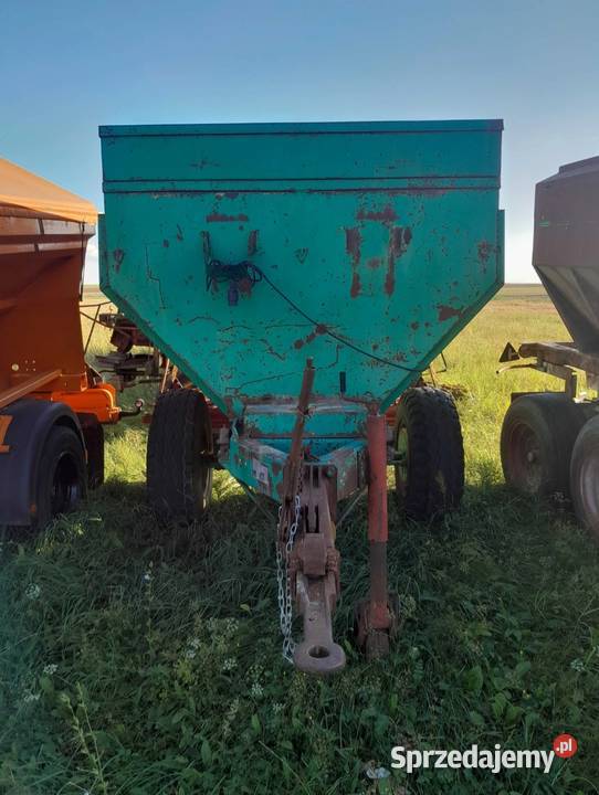 Rozsiewacz wapna Rotina 5000N Rolnictwo Sadogóra