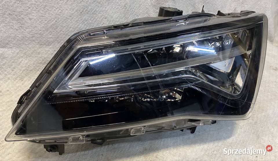 Lampa reflektor lewy przód Seat Ateca 576941007B