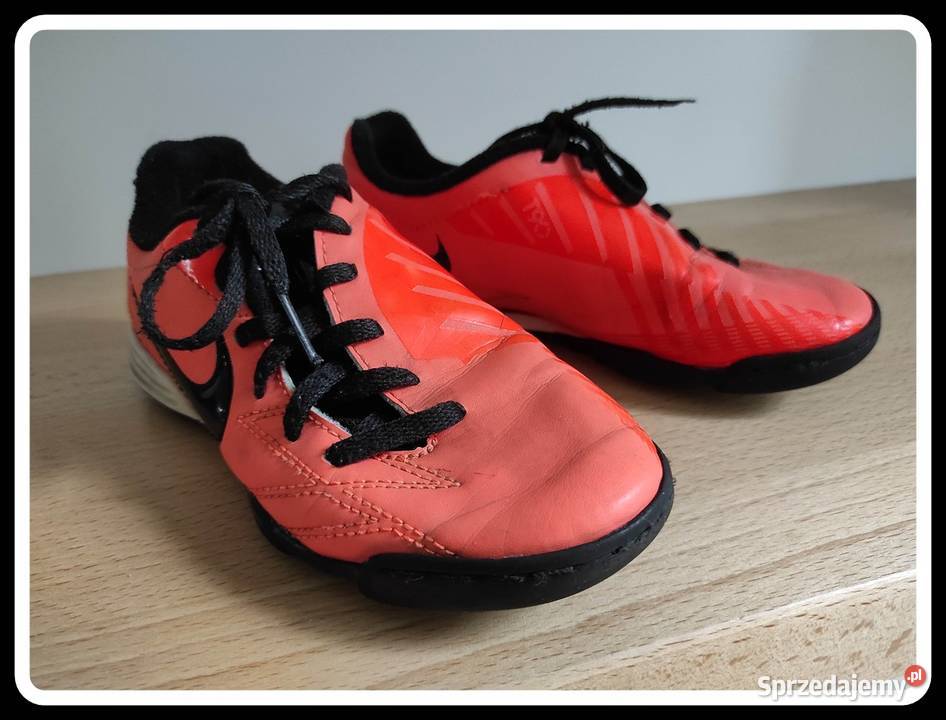 NIKE buty sportowe halówki do piłki nożnej 30 Płock