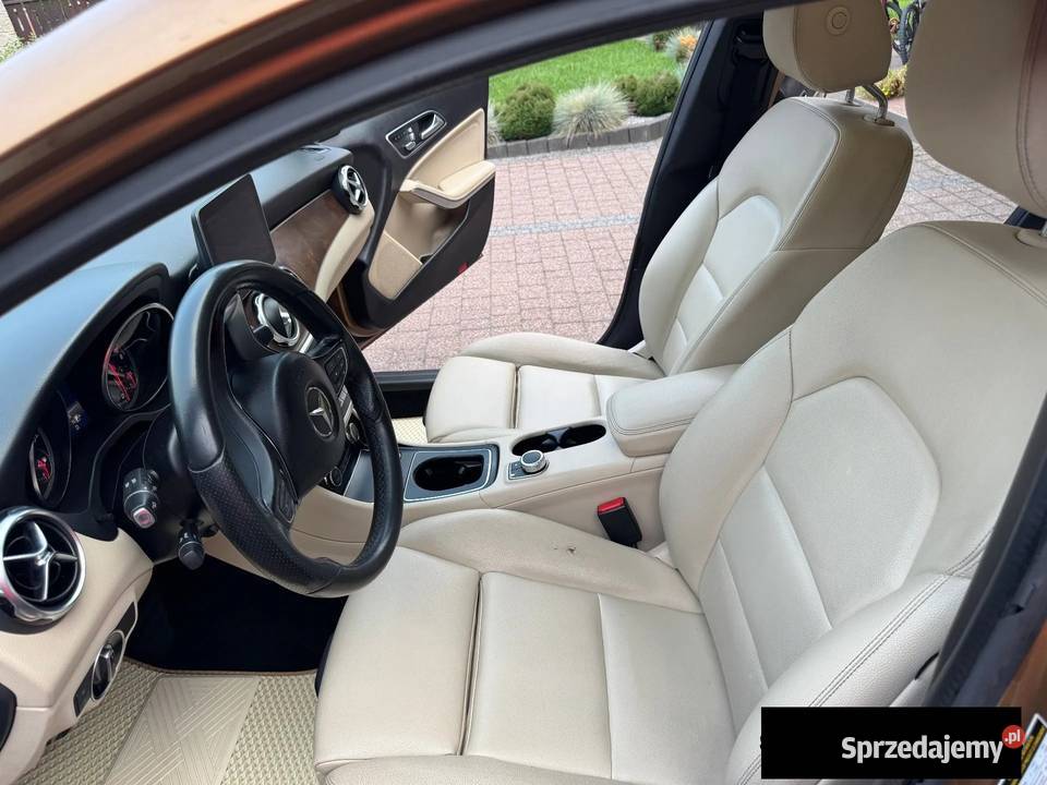 MercedesBenz GLA 20 Benzyna 250 4X4 211 2017r Narama