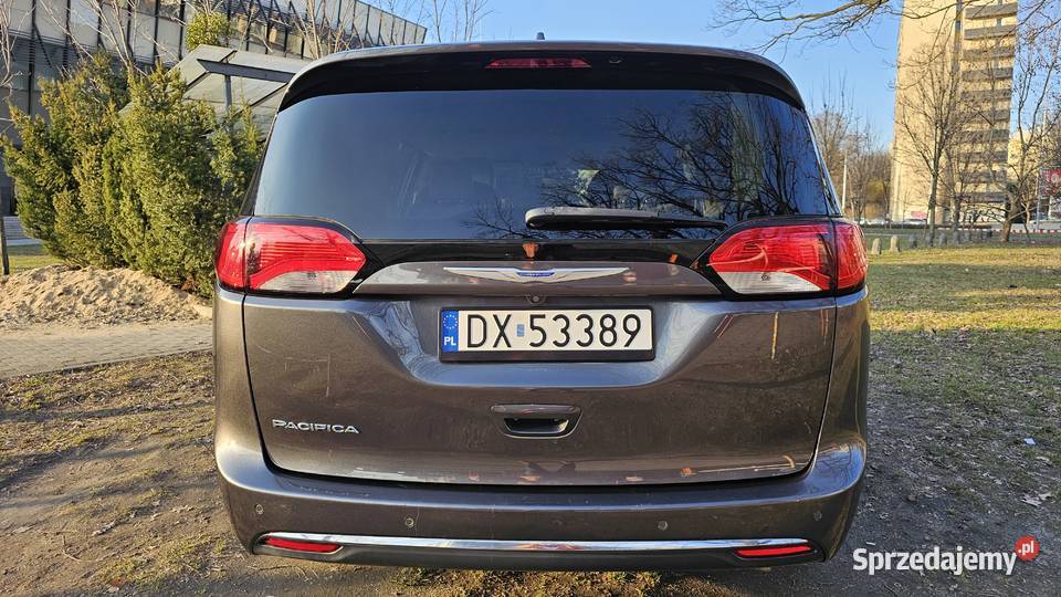 Chrysler Pacifica 2018 Touring L 36 7 osób Pacifica Wrocław