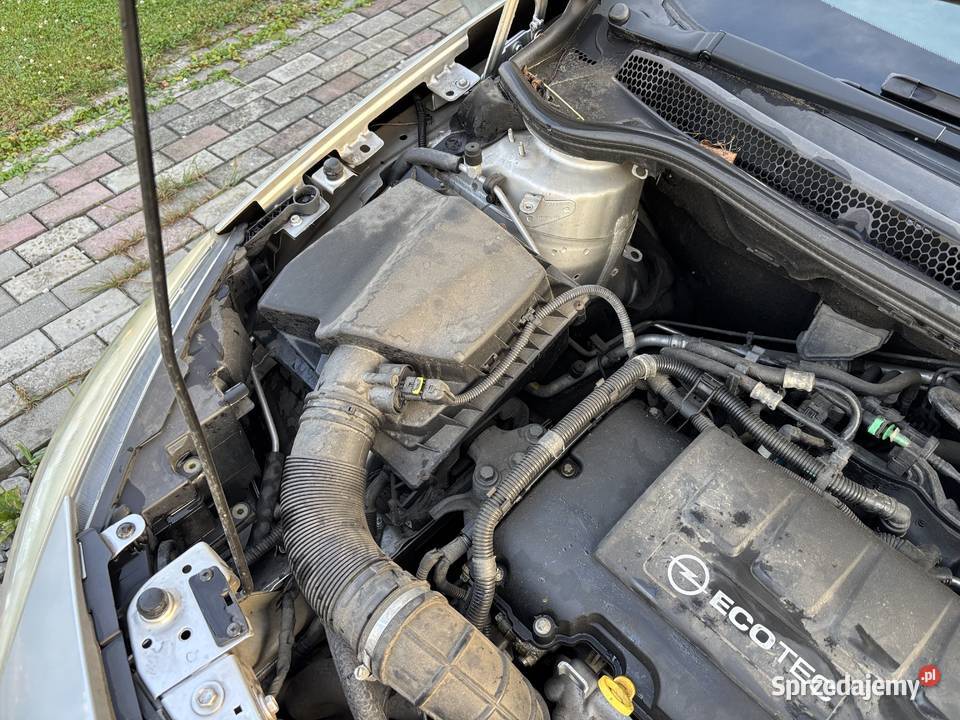 Opel Astra J Sports Tourer 14 Turbo 120 2011 4/5 Jastrzębie-Zdrój